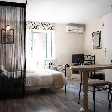 Old Town Apartment Šibenik Rom bilde